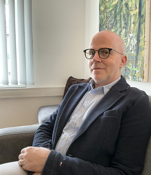 Psychotherapeut Markus Schuler in seiner Praxis in Neunkirchen